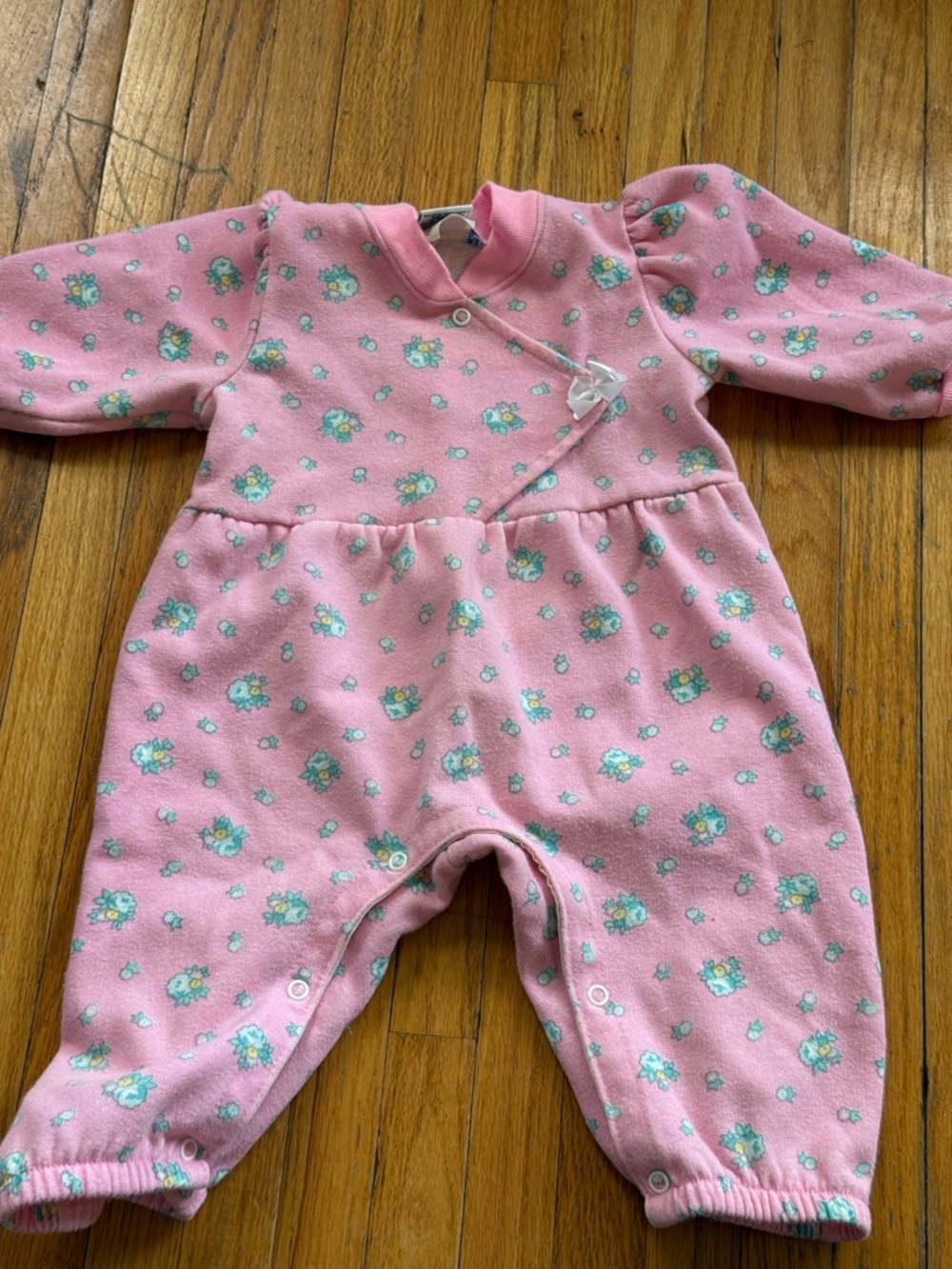Vintage floral Oshkosh romper size 6 to 9 months